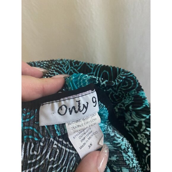 Only 9 Womens turquoise and black plus size stretchy top. Size 3X - Picture 4 of 5
